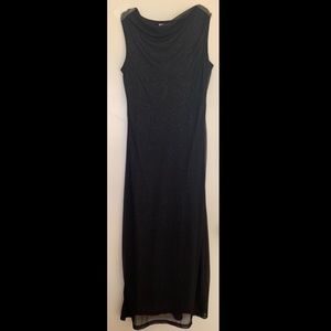 Sleeveless long black dress with silver lining